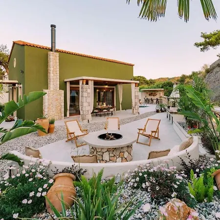 Stavlos Villa *